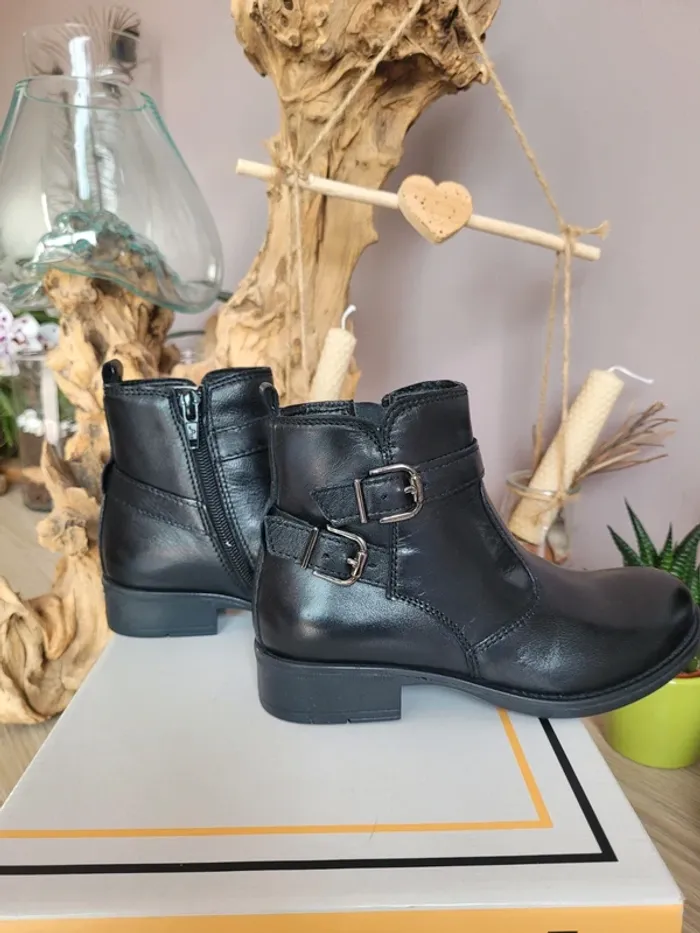 Bottines neuves pointure 29. - photo numéro 3