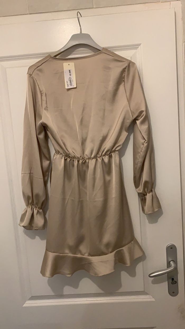 Robe beige - photo numéro 4