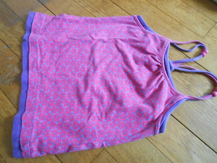 lot de 4 gilets léger été fille 8 ans orchestra 2 TAO et 2 orchestra en très bon état