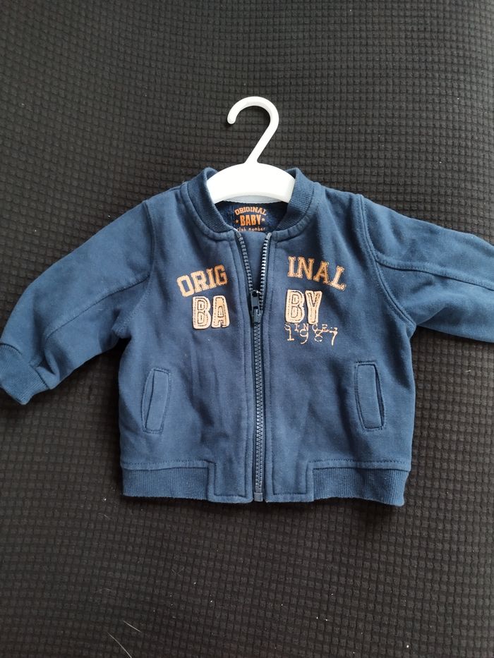 Sweat fin zippé garçon taille 6 mois Tape à l'Oeil