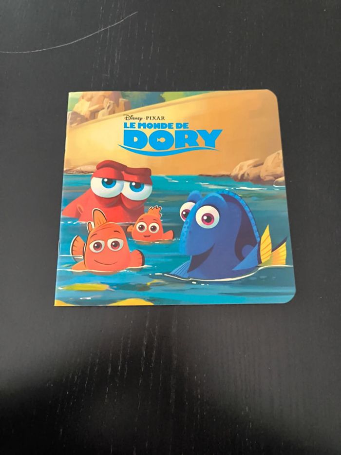 Livre - le monde de Dory