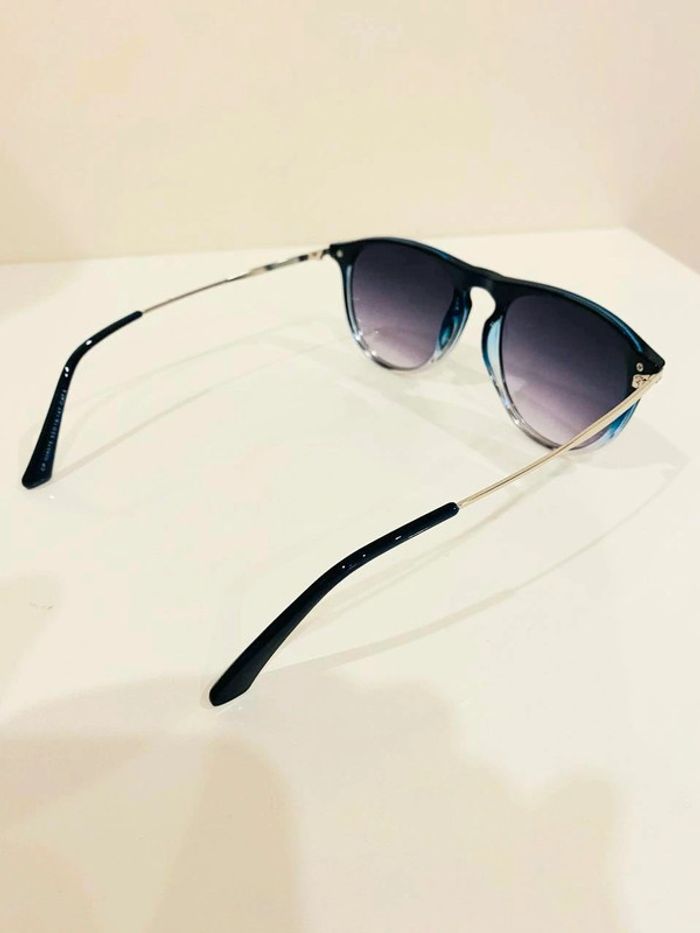 Lunette de soleil mixte noire dégradés en bleu uvprotection catégorie 3 - photo numéro 3