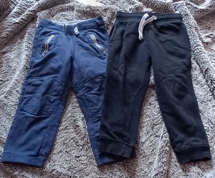 Lot de 2 joggings taille 3 ans