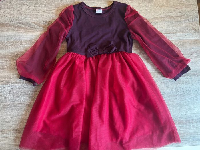 Robe rouge manches longues