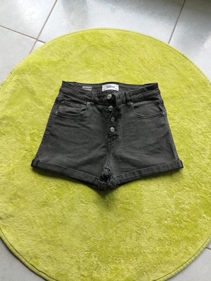 Short en jean noir taille 38