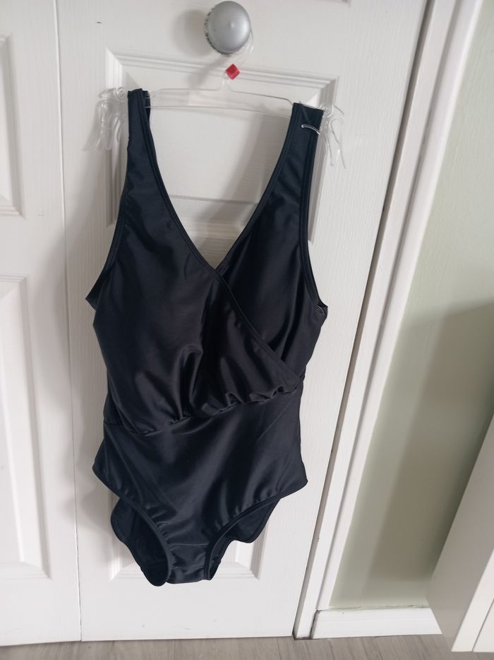 Maillot de bain 1 pièce taille 38