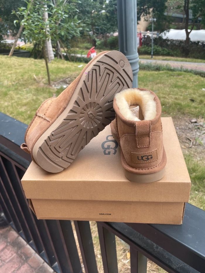 Bottes UGG Mini - Taille 38 - photo numéro 4