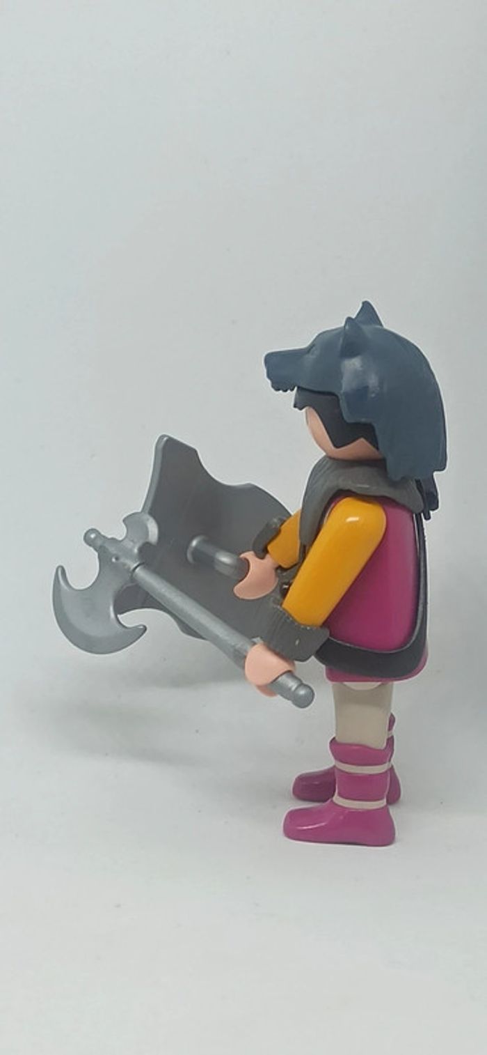 Homme viking avec tête de loup et bouclier taureau playmobil - photo numéro 4