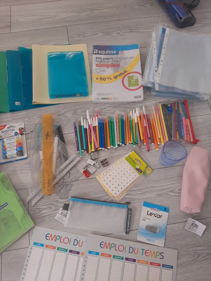 Lot fourniture scolaire - photo numéro 3