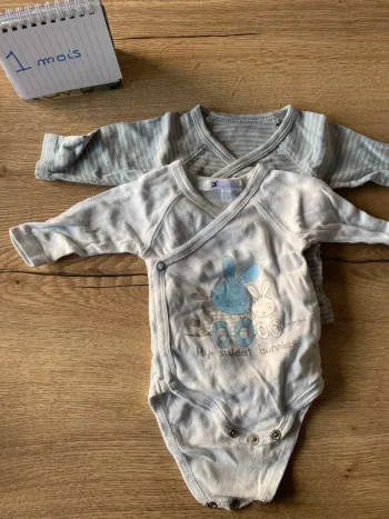 Lot bodies - 1 mois