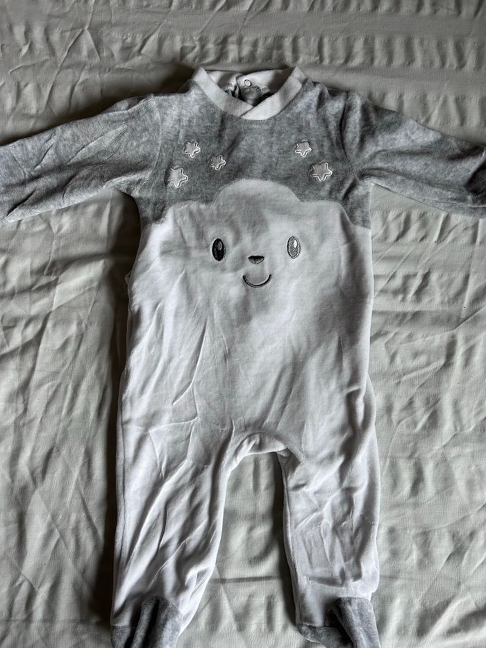 Lot de 7 pyjamas, taille 9 mois. - photo numéro 3