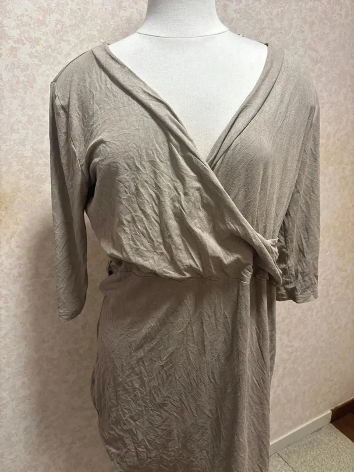 Robe style suédine taille 46 marque grandiose - photo numéro 2