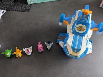 Gros porte avion superwings