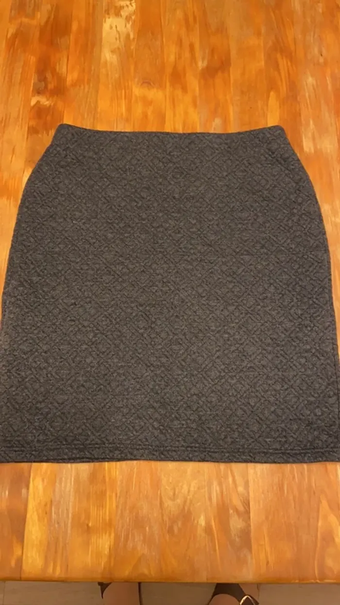 Jupe moulante gris foncée Promod