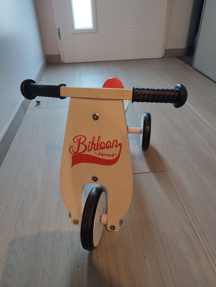 Trotteur porteur 3 roues janod scooter little bikloon - photo numéro 2