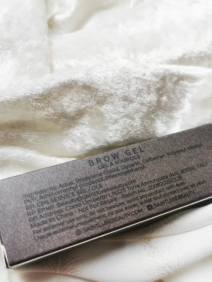 Gel fixateur sourcils texture fluff - photo numéro 3