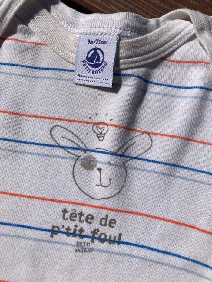 2 bodys 9 mois Petit Bateau - photo numéro 2