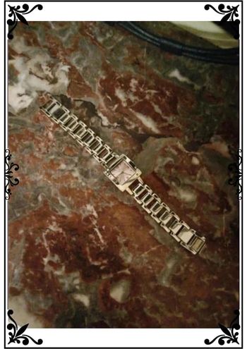 Montre Action fond acier