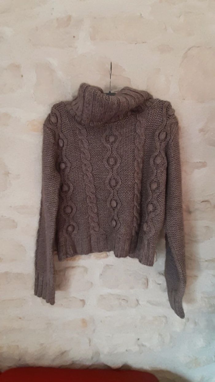 Pull mohair col roulé brun effet tricot
