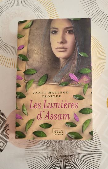 Les lumieres d'Assam par Janet Macleod Trotter-Grand Format en BE