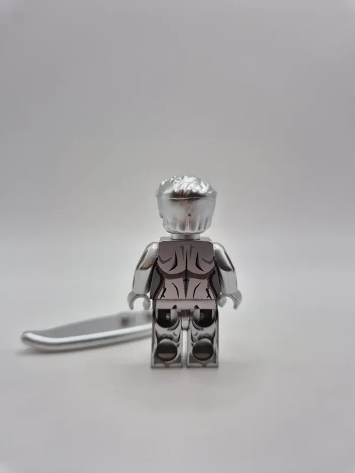 Figurine type lego Surffer d'argent les 4 Fantastiques Marvel - photo numéro 3