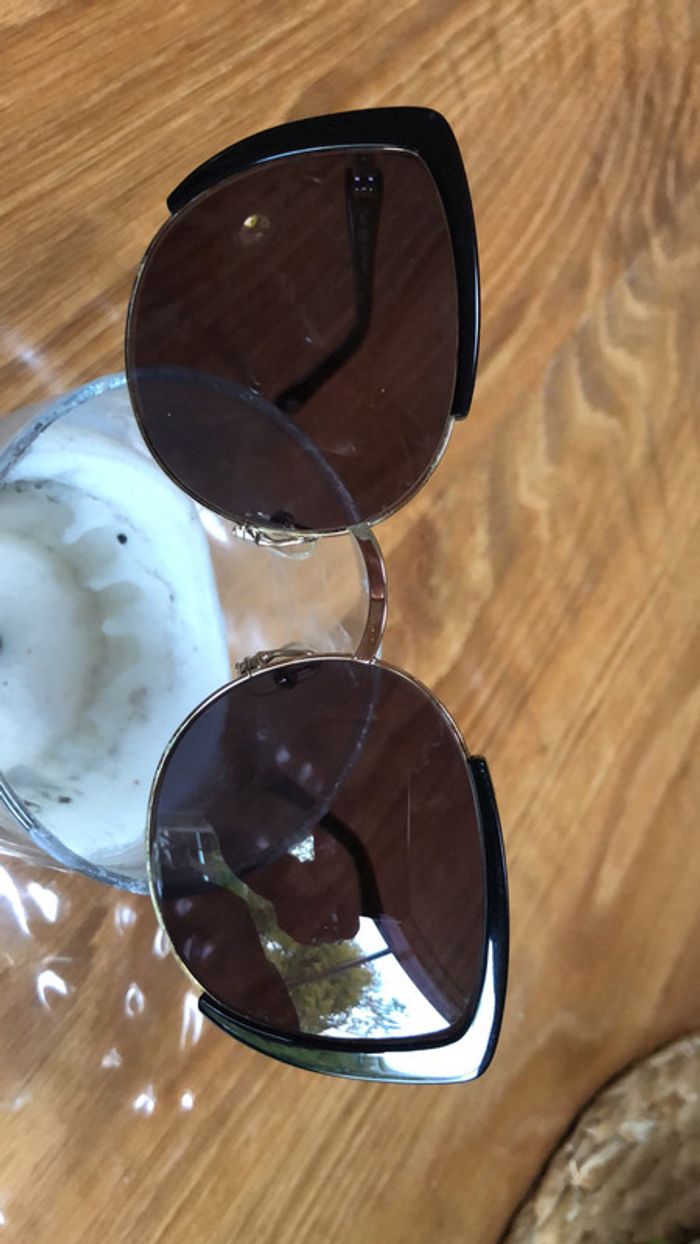 Lunette de soleil - photo numéro 2