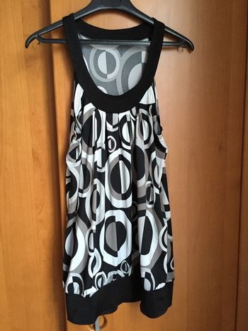 Haut gris blanc noir taille S