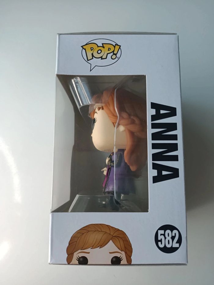 Lot de 2 Figurines Funko pop Disney frozen 2 : n°586 Mattias et n°582 Anna - photo numéro 3