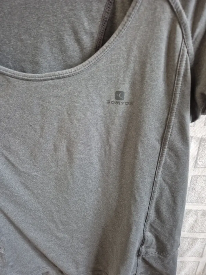 tshirt taille 44 - photo numéro 2