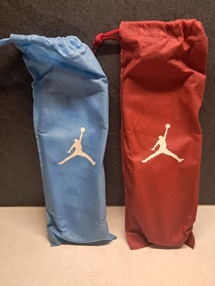 Semelles Jordan 2015 vintage T.43 jamais porté - photo numéro 6