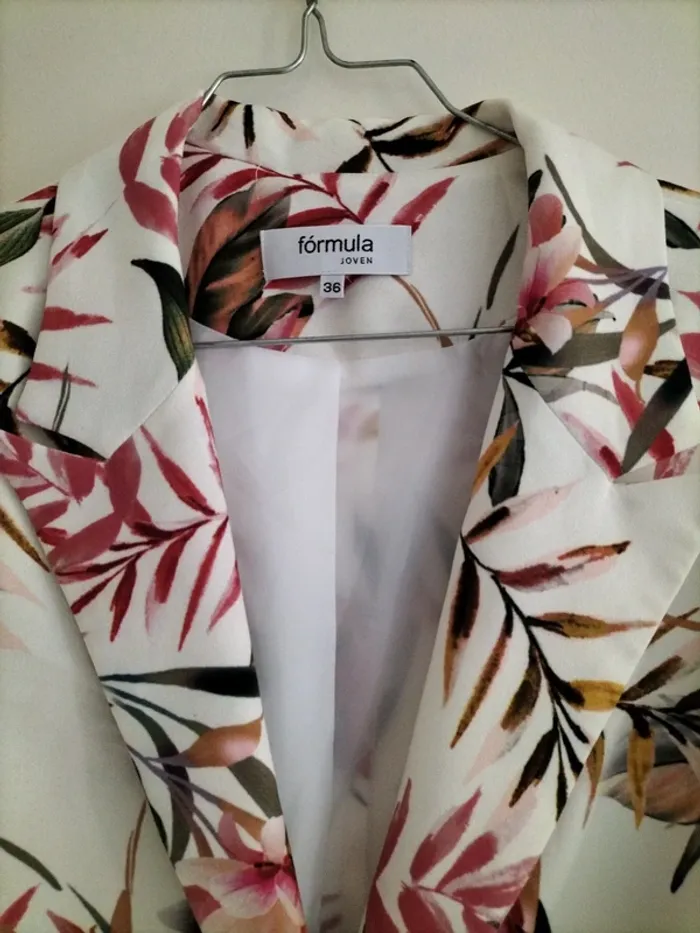 Veste a fleurs neuf - photo numéro 3