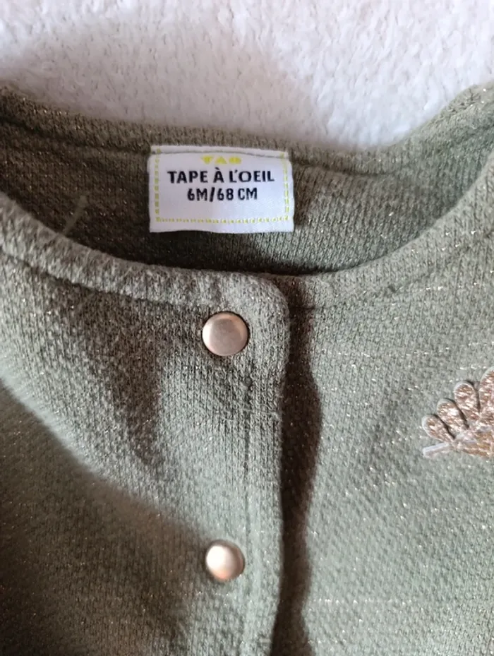 Gilet tape à l'oeil 6 mois kaki et doré, état neuf ! - photo numéro 2