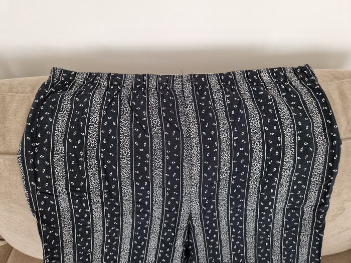 Pantalon noir a motif blanc, Pierre Catel - photo numéro 2