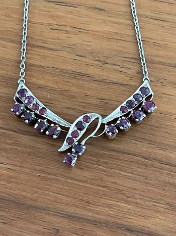 Colliers avec pierres améthystes ?