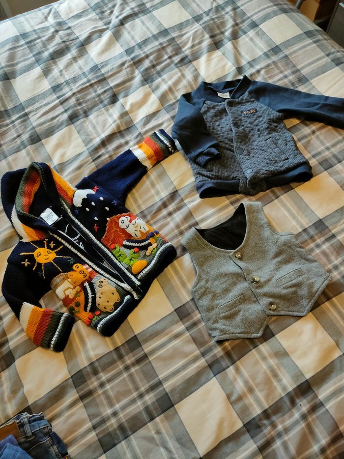 Lot vêtements 12 mois - photo numéro 2