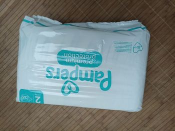 Couches Pampers taille 2