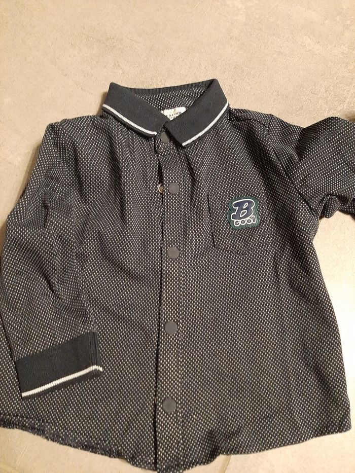 Tenue pantalon + 2 chemises TAO - photo numéro 2