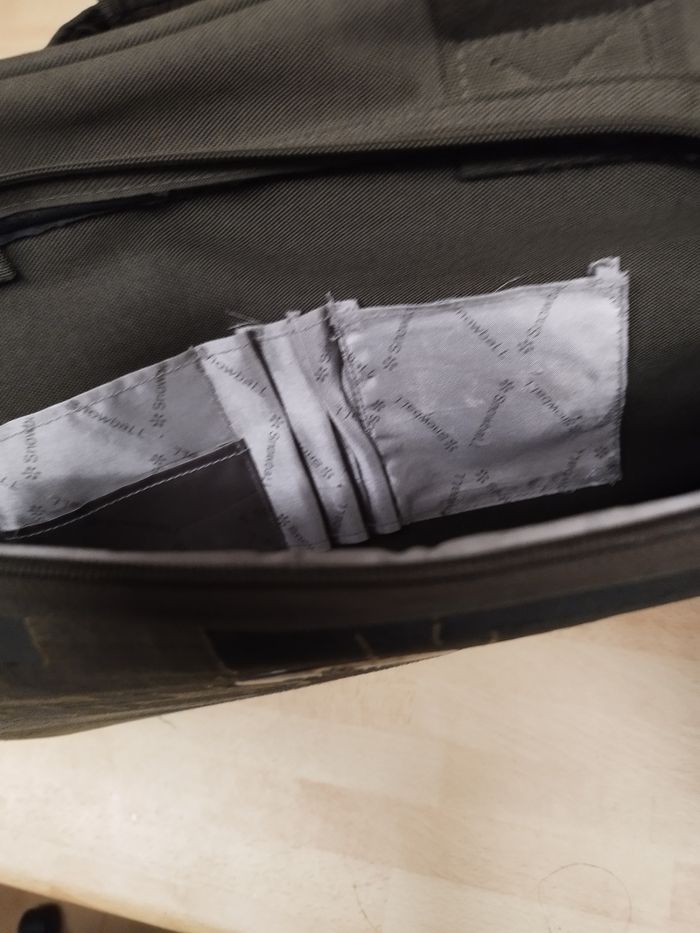 Petit sac de voyage dimension 45 cm x 30 cm x 22 cm - photo numéro 8