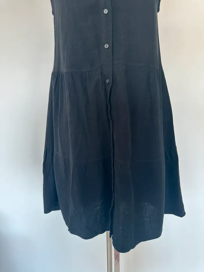 Robe noire sans manches - photo numéro 3