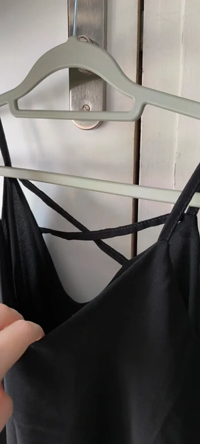 Débardeur noir taille m doublé - photo numéro 3