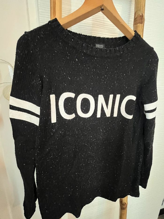 Pull à col rond floqué taille XS - photo numéro 2