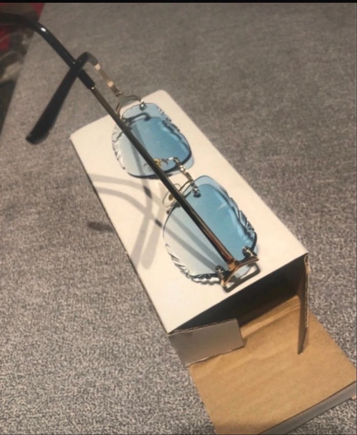 Lunettes de style Cartier - photo numéro 3