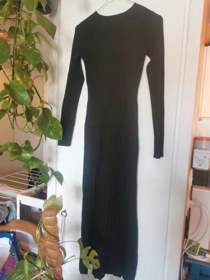 Longue robe noire - photo numéro 3