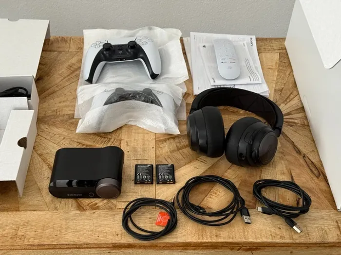 Boîte de rangement pour disque PS5 CFI-1116A + 2 manettes + télécommande multimédia + arctis Nova Pr - photo numéro 7