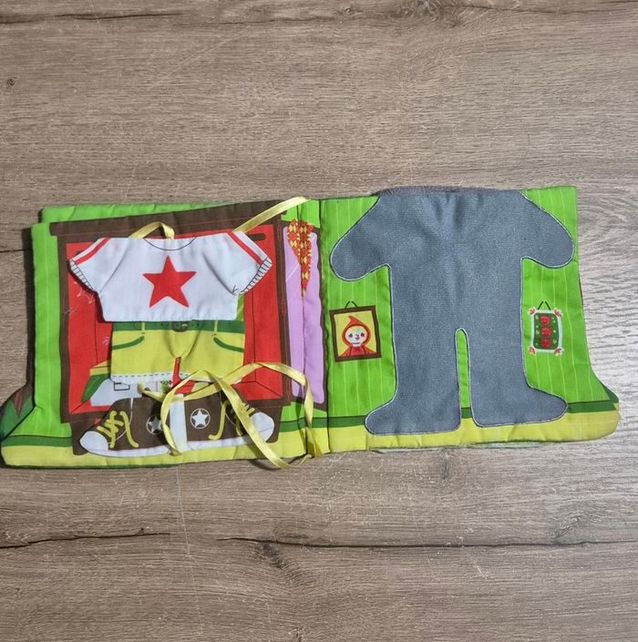 Livre tissus Promenons-nous dans les bois - photo numéro 3