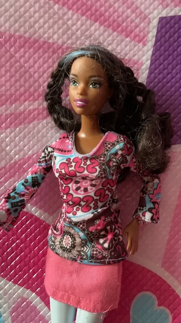 Barbie + tenue - photo numéro 2