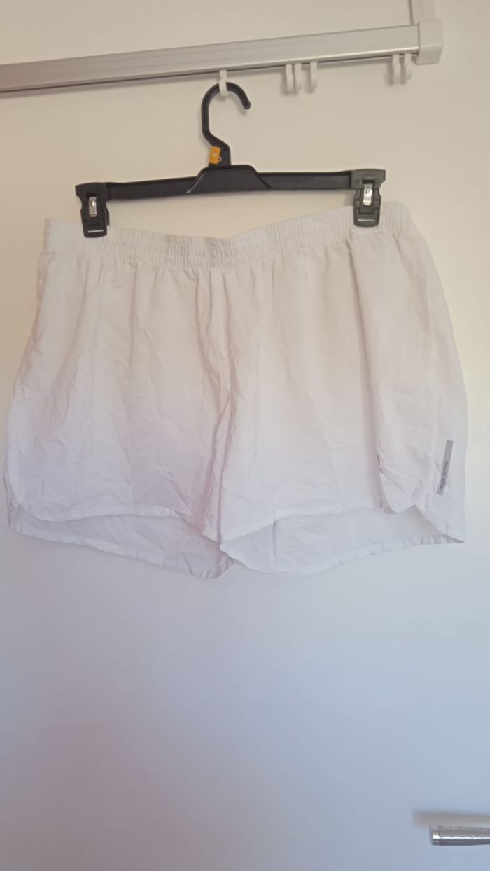 Short Running Adidas XL – Léger & Performant - photo numéro 7