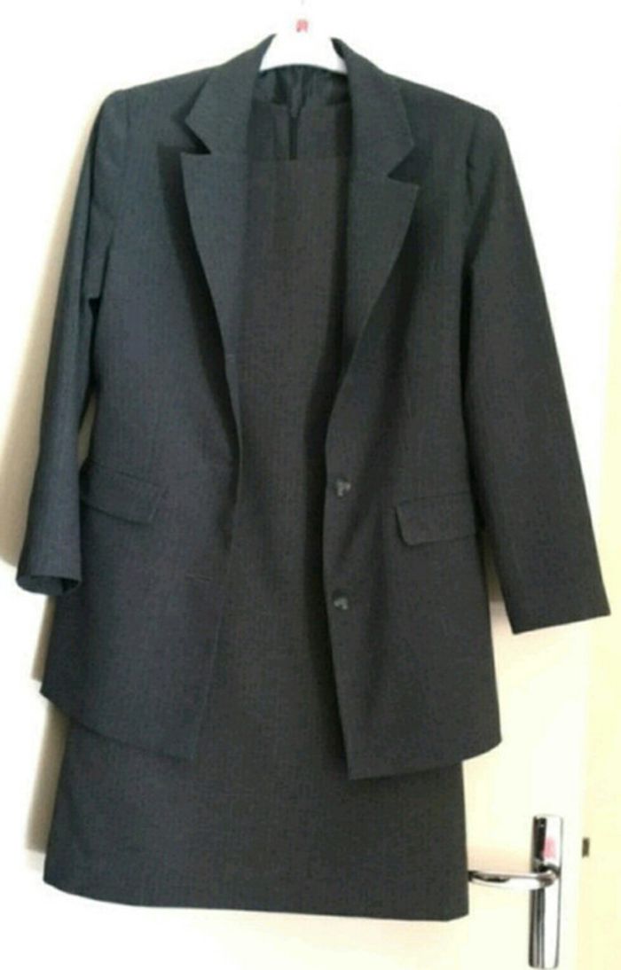 Ensemble gris