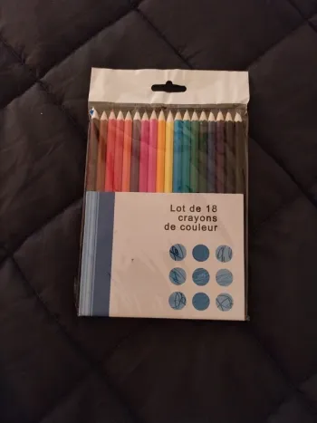 Lot 18 crayons couleur