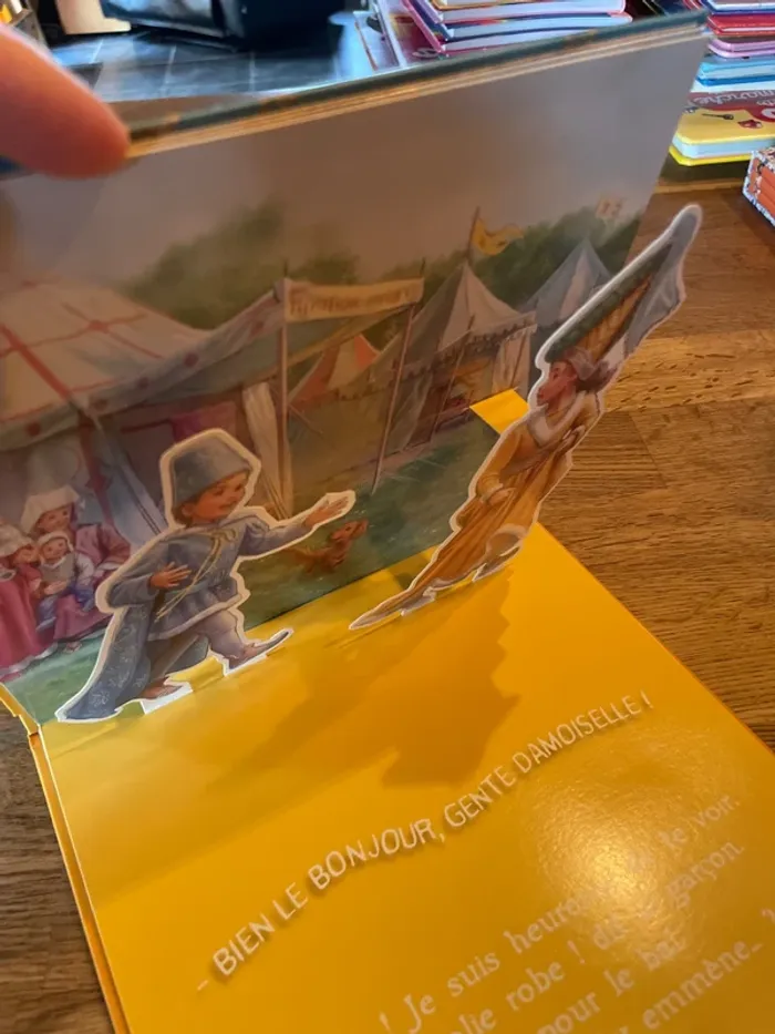 Livre Pop-up Martine Imagine Martine au temps des chevaliers - photo numéro 9